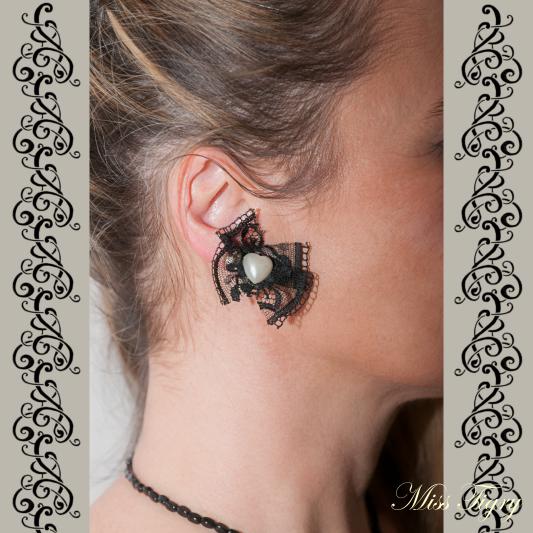 Boucles d'oreilles clips dentelle noire et coeurs