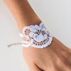 Bracelet manchette romantique dentelle blanche et fil or