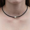 Collier ras du cou perle argentée