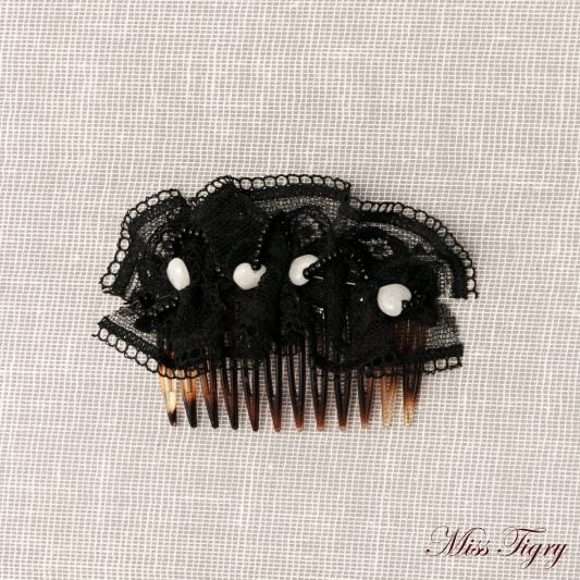 Peigne bijou Dentelle noire et Coeurs